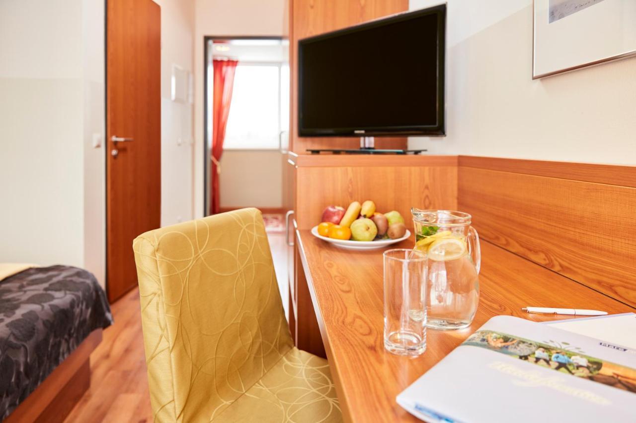 Thermalhotel Fontana บัดราดเคอร์สบวร์ก ภายนอก รูปภาพ
